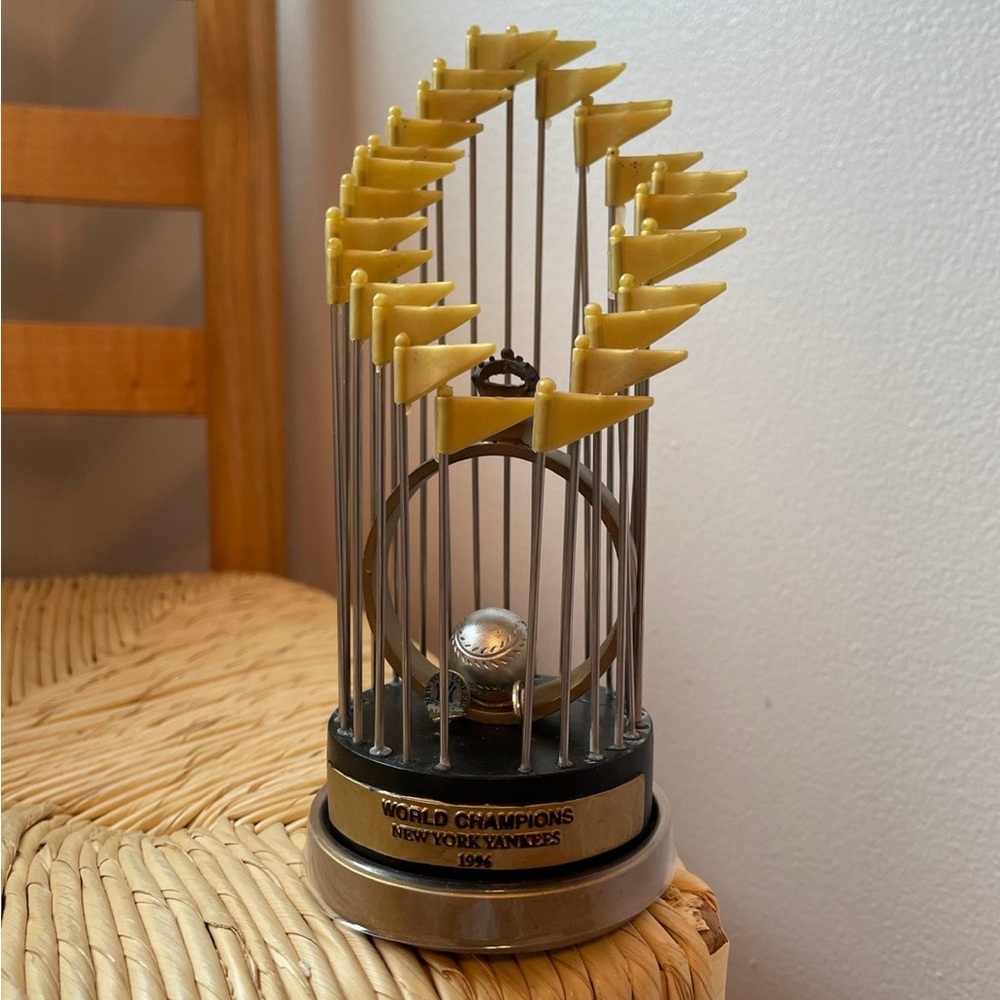 1996 2016 Delta New York Yankees Trophy Stadium Giveaway